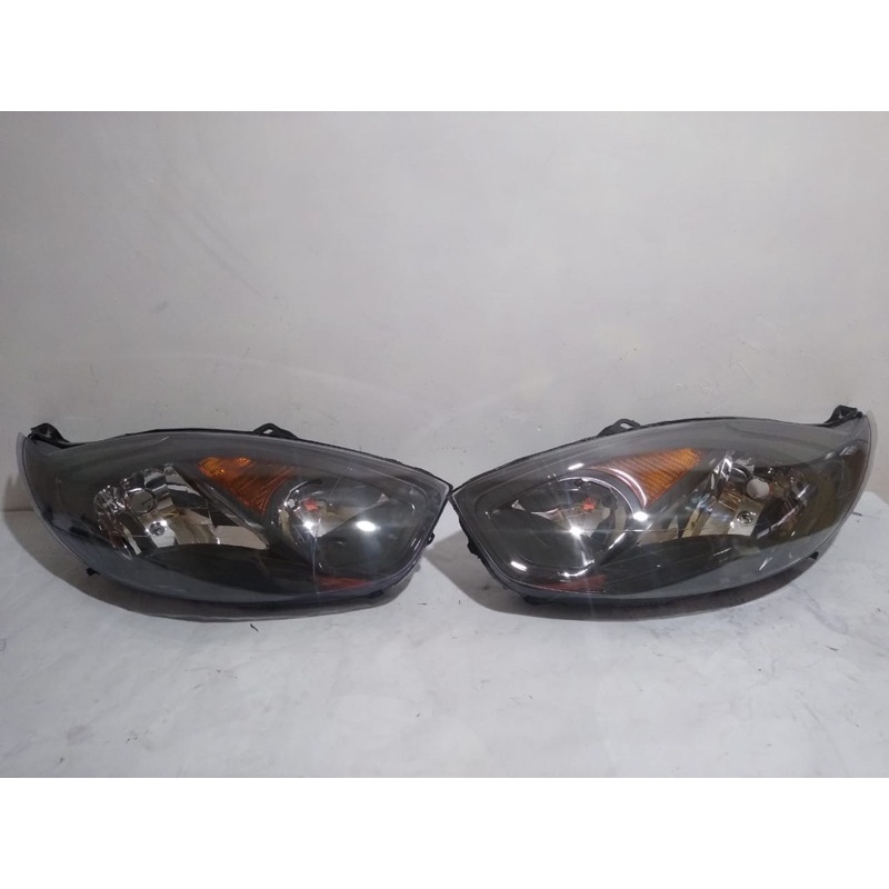 Farol Ford Fiesta Rocam 2011 2012 2013 2014 Máscara negra Original