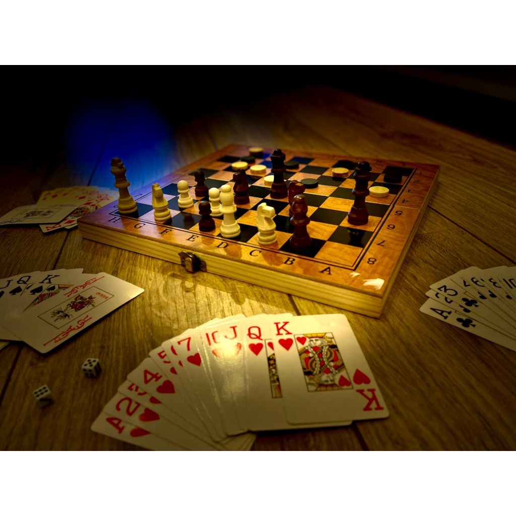 5 em 1 - Xadrez - Damas - Gamão - Dominó - Cartas - Jogos de Descoberta -  Compra na