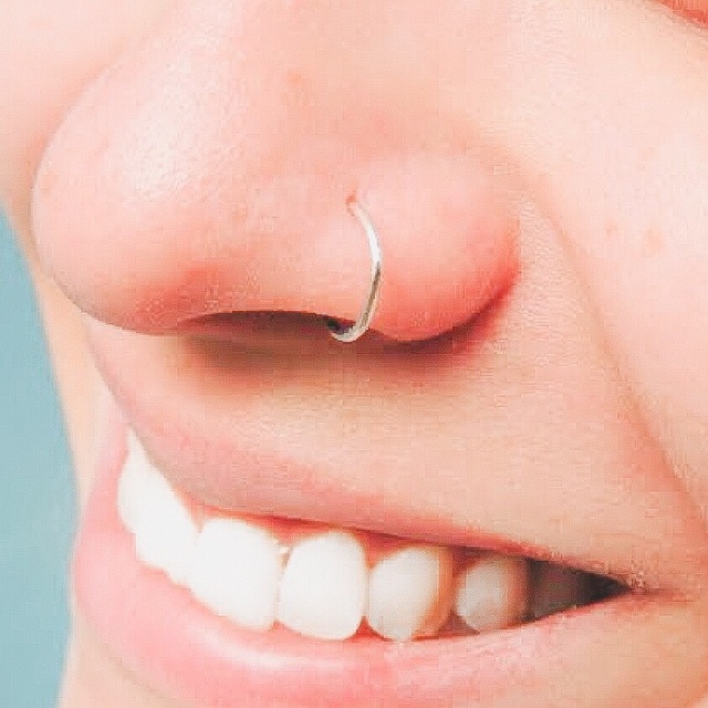 Piercing Argolinha Prata Aço Cirúrgico Nariz Cartilagem/Argolinha com pedrinha de strass