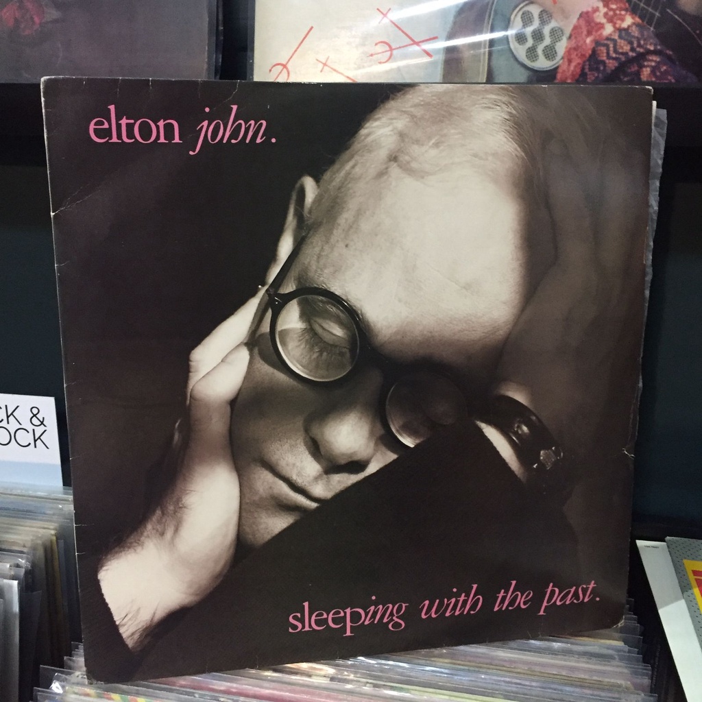Lp Elton John - Sleeping With the Past | Shopee Brasil