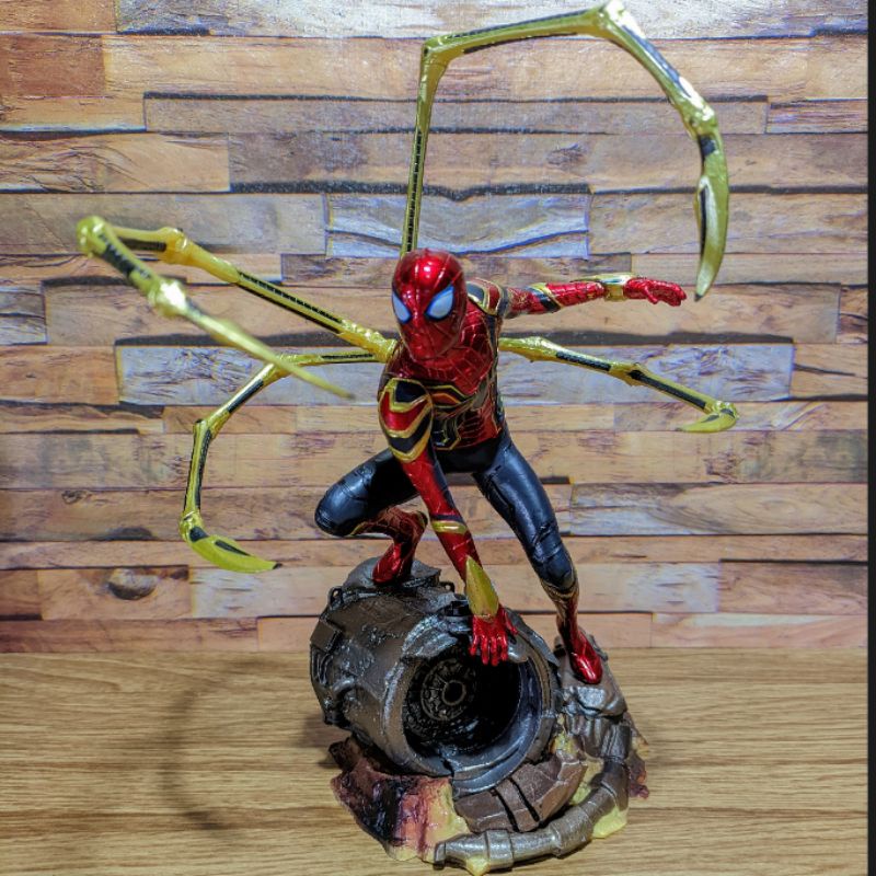 Action Figure Homem-Aranha Iron Spider