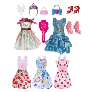 VESTIDO PARA BONECA - DOLL DRESS COM 5 VESTIDOS