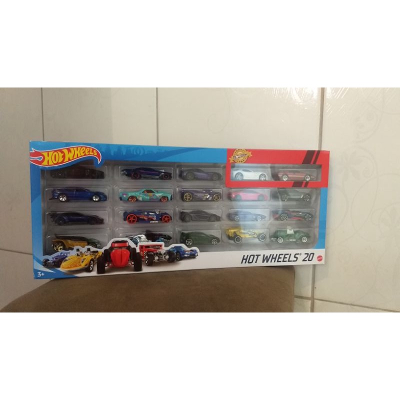 Pacote Com 20 Carrinhos Hot Wheels Originais Sortidos