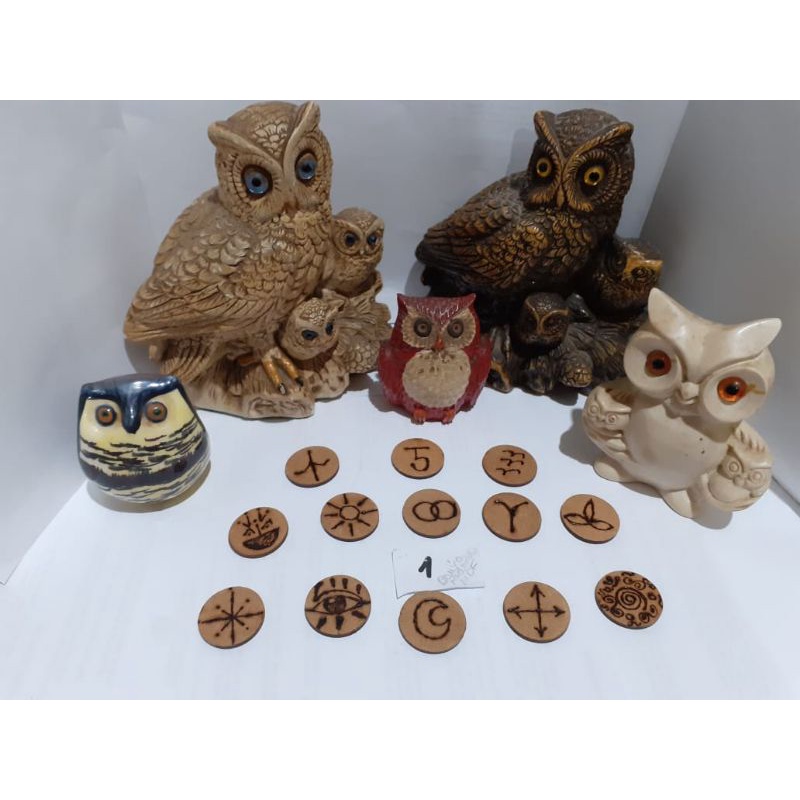 Runas das Bruxas Pirografadas lindas - tamanho 3cm em MDF