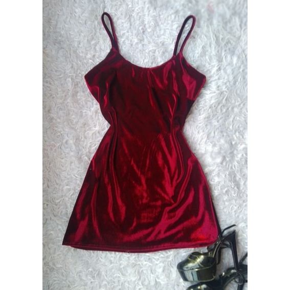 Vestido vermelho sale de veludo curto