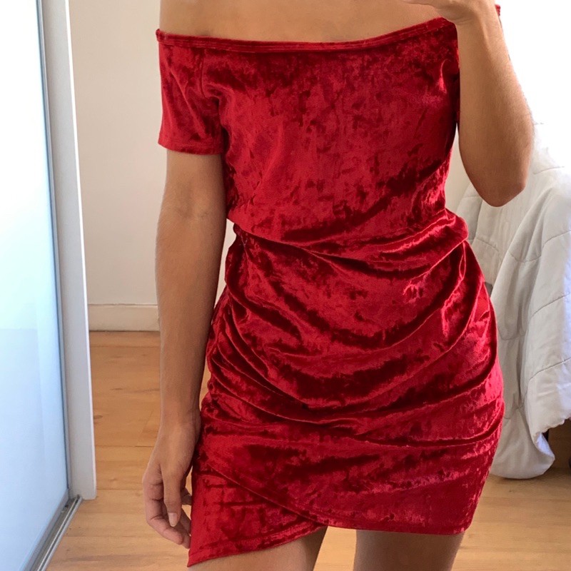 Vestido de best sale camurça vermelho