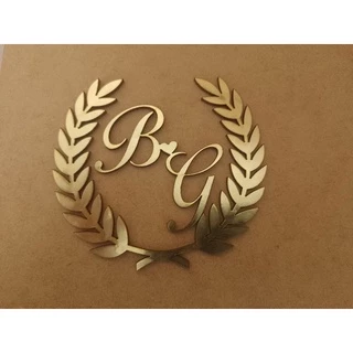 Aplique Ramo com iniciais ou nome personalizados em MDF adesivado 10cm