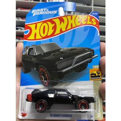 Os Dodge Charger clássicos de Dominic Toretto em Velozes e Furiosos da Hot  Wheels.