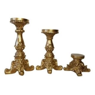 Trio de castiçais arabesco em resina na cor dourado tamanho P, M, G