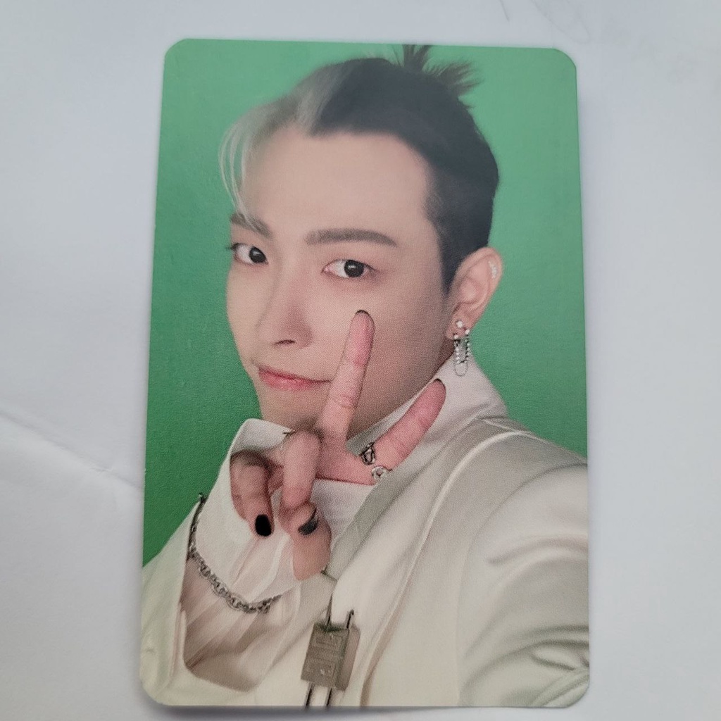 ATEEZ THE WORLD EP . 1 : Álbum De Movemento LUCKYDRAW ATEEZ THE WORLD EP . 1 : Álbum De Movemento LUCKYDRAW