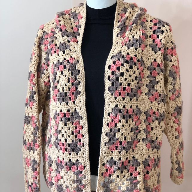 Sobretudo feminino de sales croche