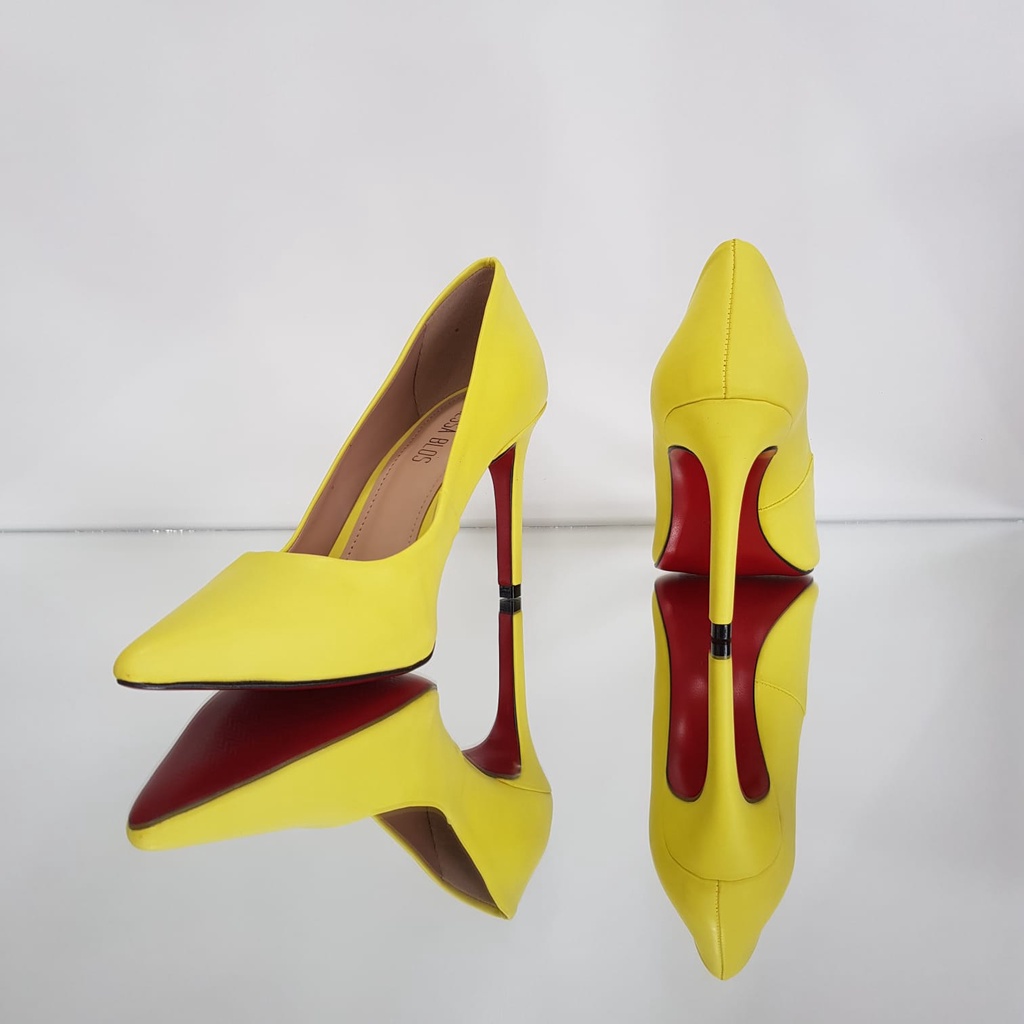 Scarpin store amarelo neon