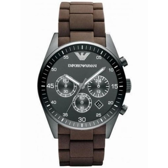 Armani traz relógio esportivo com pulseira de borracha ao Brasil - GQ