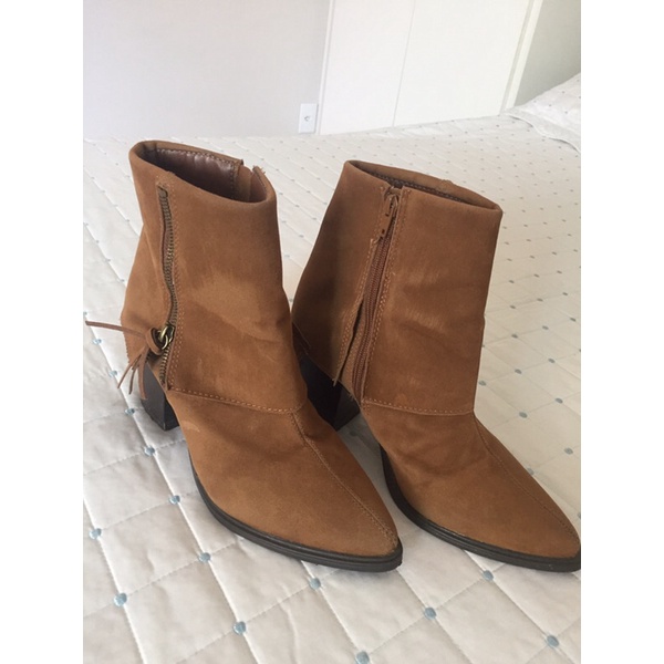 Bota via hot sale uno camurça caramelo