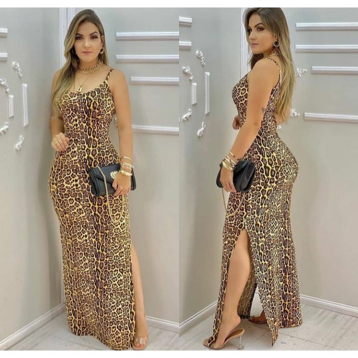 Modelo de store vestido tubinho longo