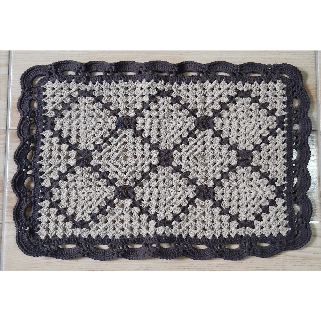Tapete em crochê nas cores Marrom e Bege (Cód. T0004) | Shopee Brasil