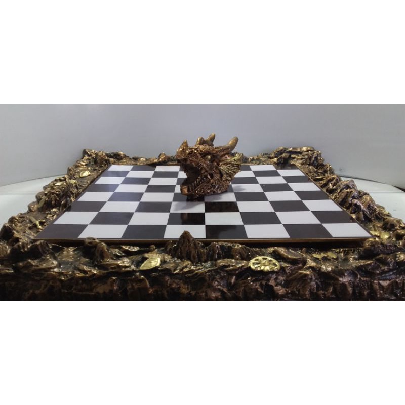 jogo de xadrez medieval Tabuleiro de Dragão Tema Bruxo