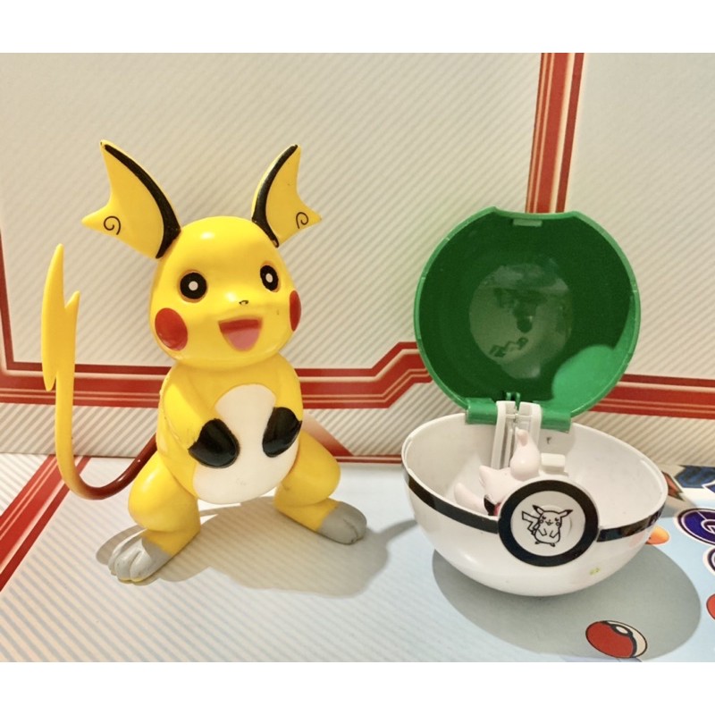 Pokebola com Pokémon brinquedos / bonecos