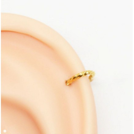 Piercing Segmento Clicker em Aço Cirúrgico Folhado Torcido