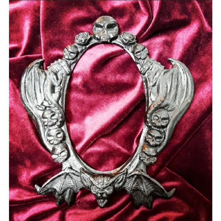 Moldura de resina 23x21 caveira crânio morcego dragão gotico horror terror goth gothic dark