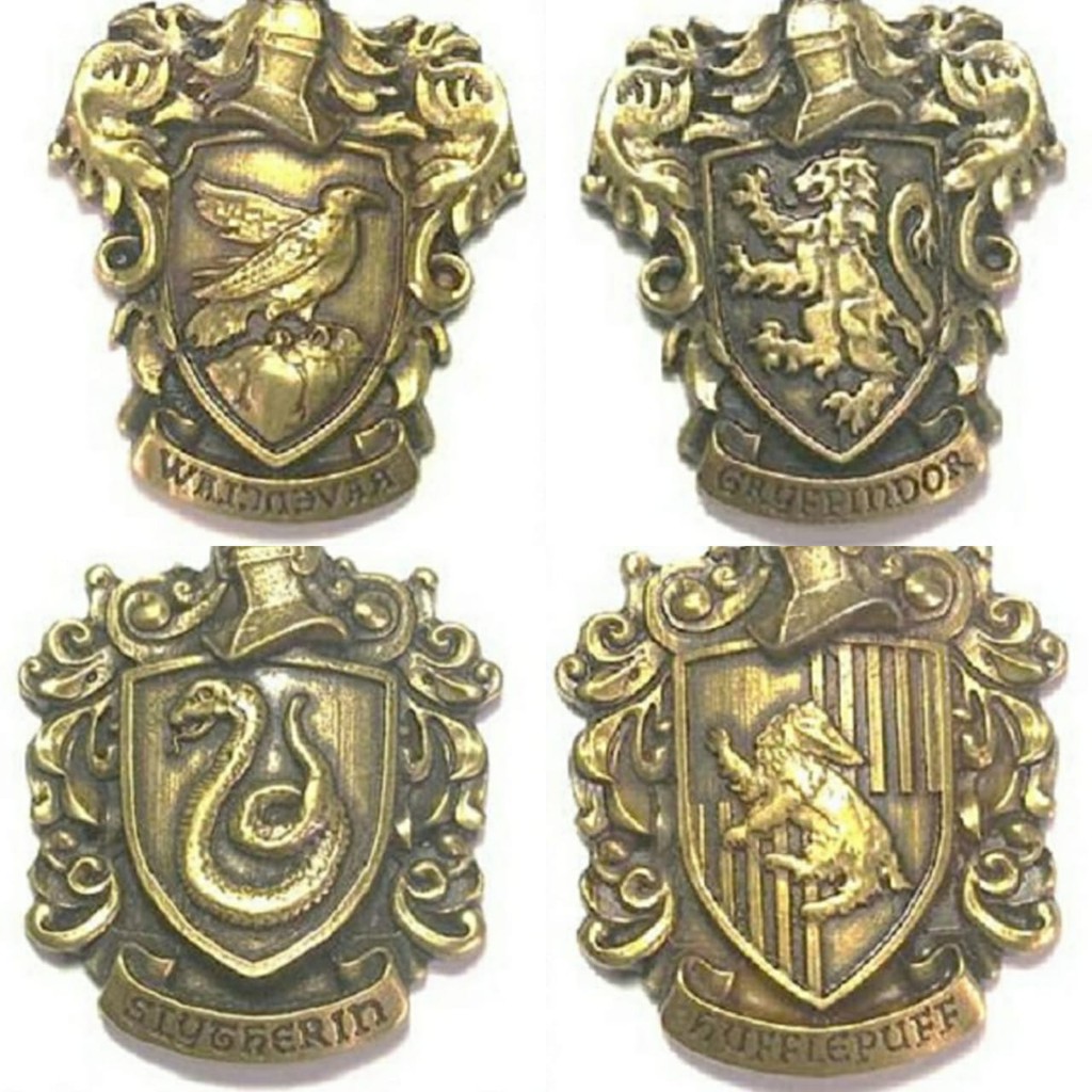 Pingente Brasão das Casas De Hogwarts - Inspirado na Série Harry Potter - Ouro Velho