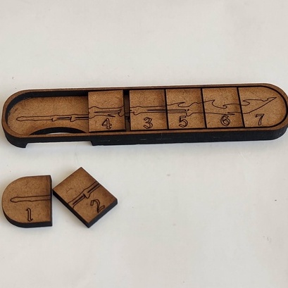 VARINHA DE MÍSSEIS MÁGICOS (Wand of Magic Missiles) em miniatura para RPG em MDF