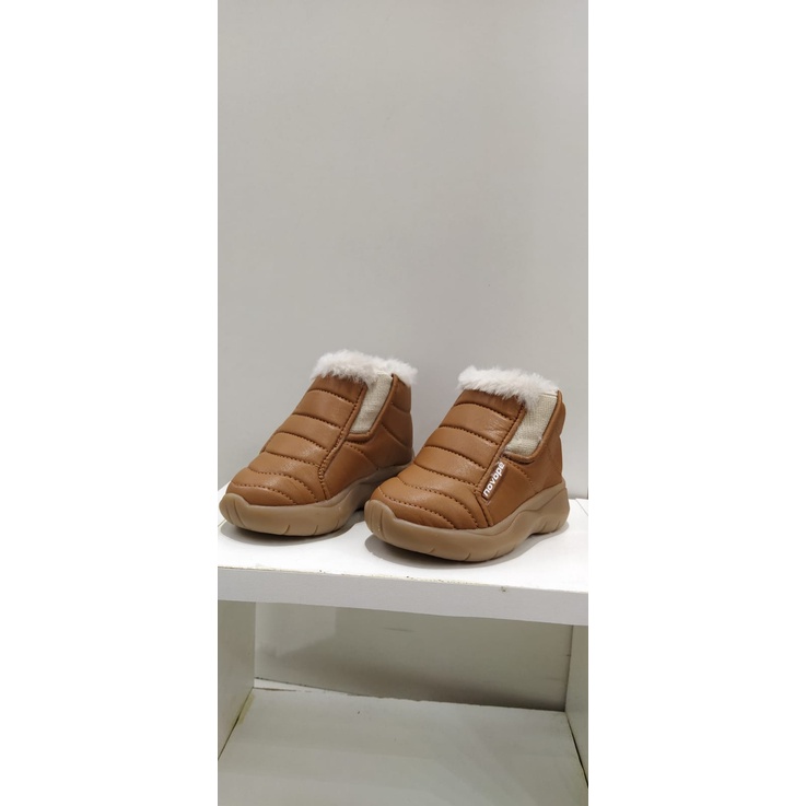 Bota com store pelinho dentro infantil