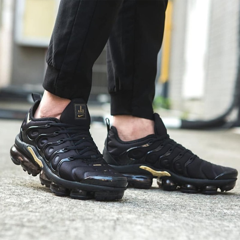 Vapormax masculino hot sale preto