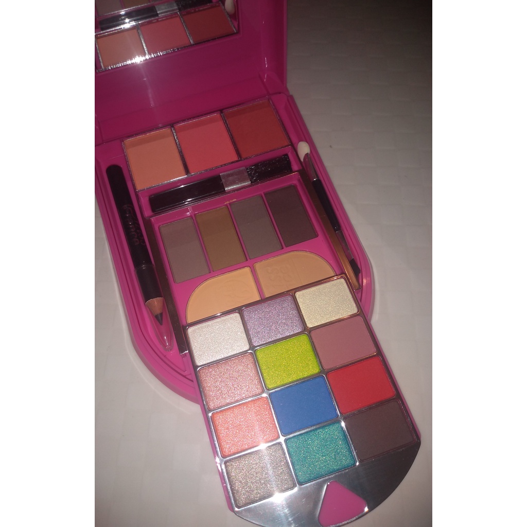 ESTOJO GRANDE DE MAQUIAGEM 3D MACRILAN- 84 SOMBRAS E 4 BLUSH