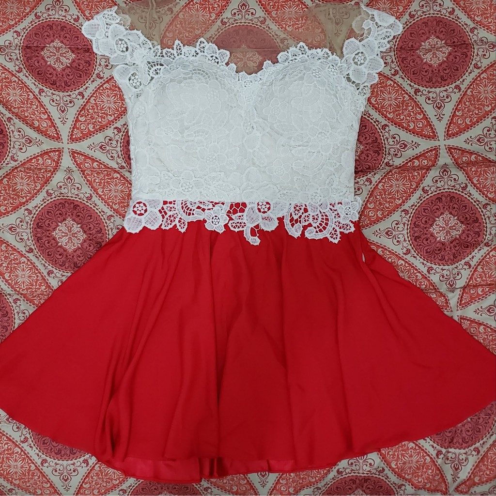 Vestido renda store guipir com tule