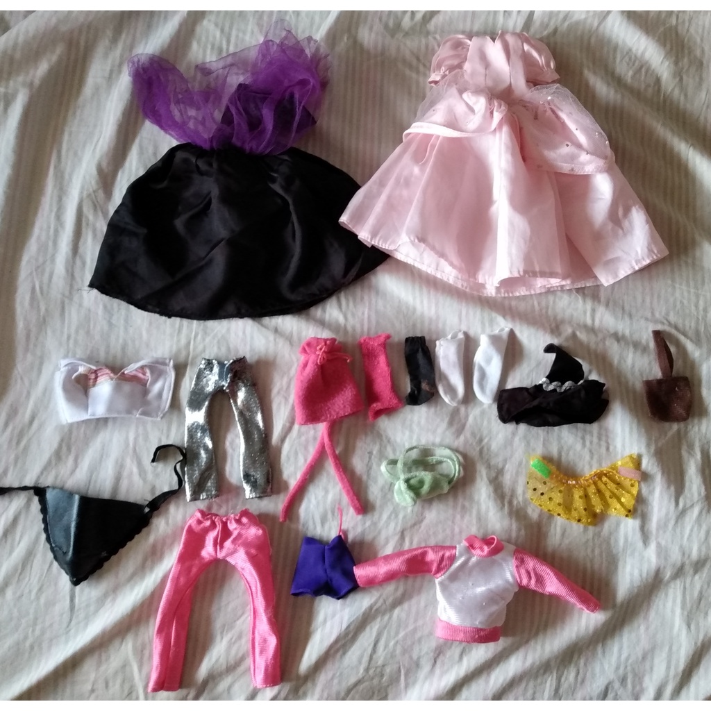 Lote Kit Roupinhas Roupas Filho Filha Barbie Criança Bebê Antiga Antigo  Colecionáveis, Brinquedo Barbie Usado 75011824