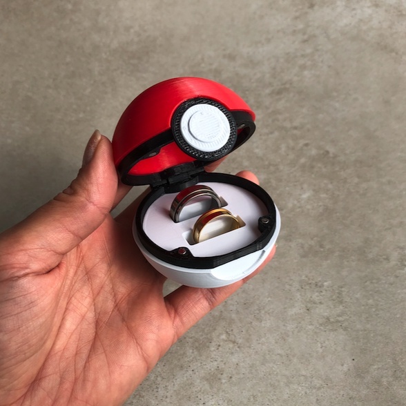 Eevee Evoluções Kit Com 2 Pelúcias Pokemon Leafeon Pokebola em Promoção na  Americanas