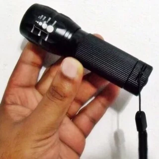 Lanterna Tatica Led Q3 Com Zoom Com Pilha 3 Modos para Acampamentos/Esportes 1106