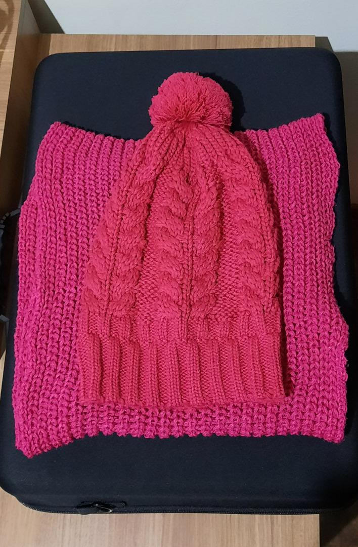 1 Conjunto Touca De Inverno De Tricô Colorida Sólida E Cachecol