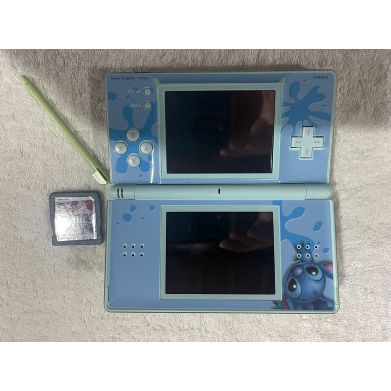 Nintendo DS Lite hot in Blue