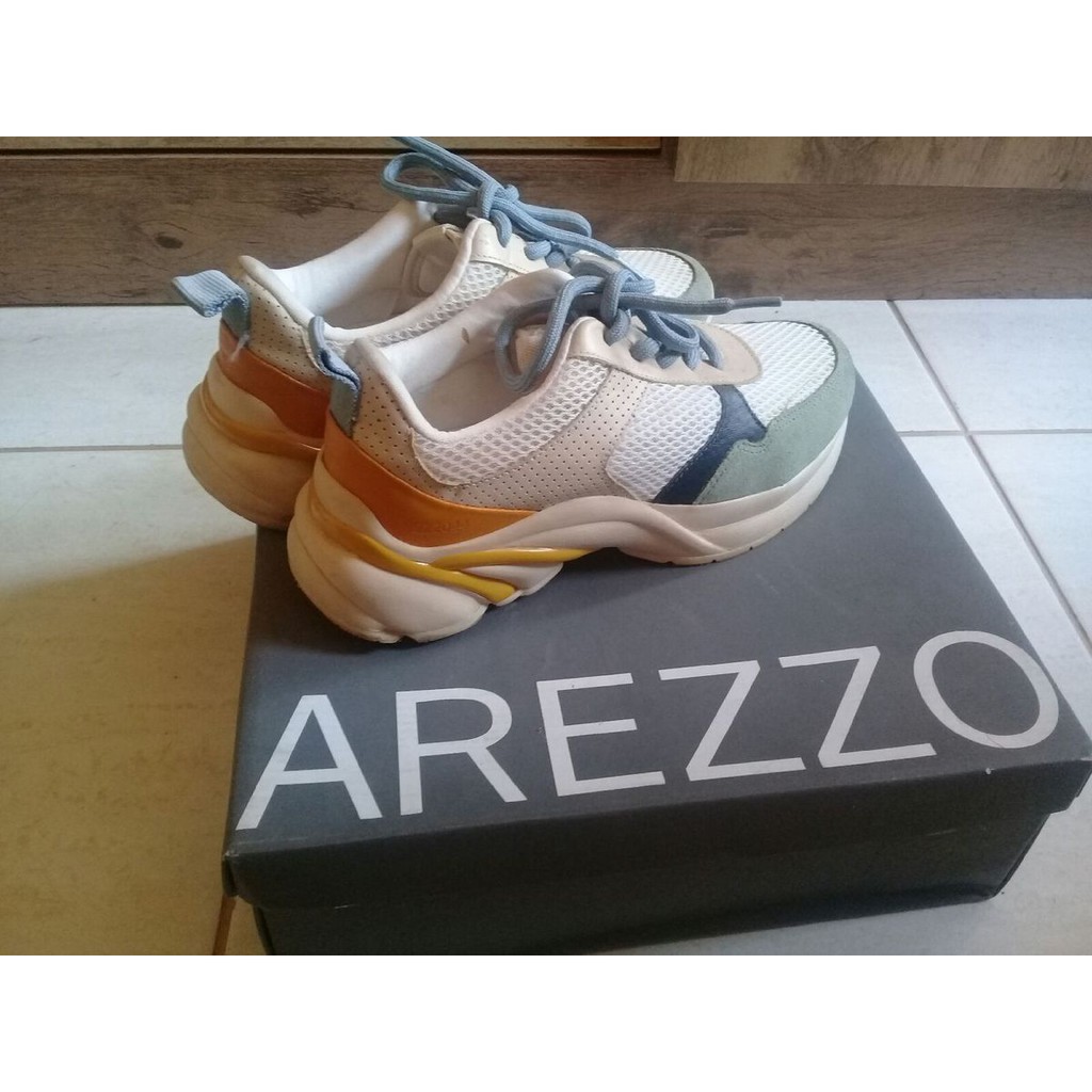 Tenis clearance arezzo promoção