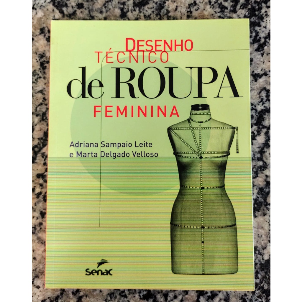 Desenho técnico de roupa feminina