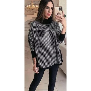 Poncho de Tricô Linha Gola Alta Feminino