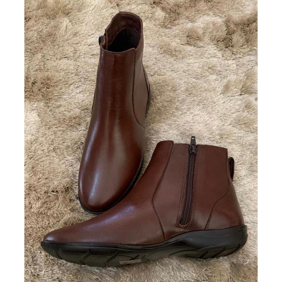 Bota feminina em couro legítimo cano hot sale curto promoção