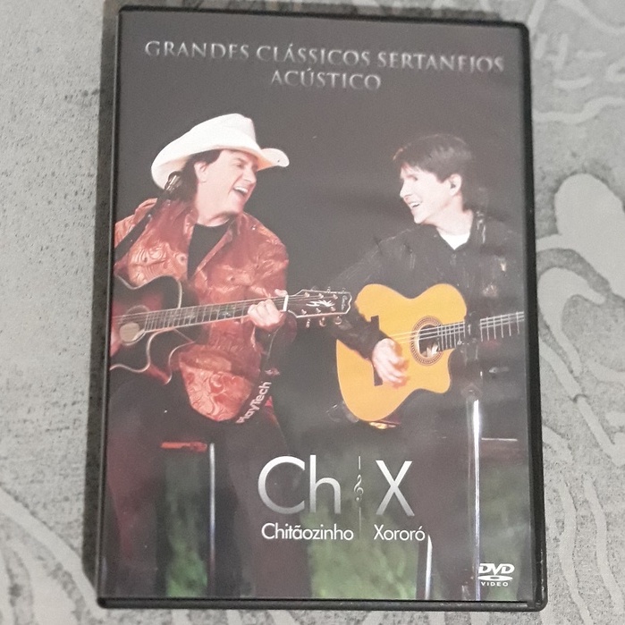 DVD CHITÃOZINHO E XORORÓ - GRANDES CLÁSSICOS SERTANEJOS ACÚSTICO - EM ÓTIMO  ESTADO