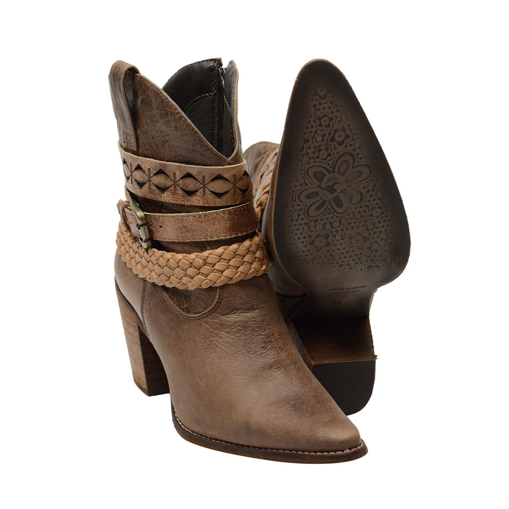 Bota country bico fino 2024 feminina