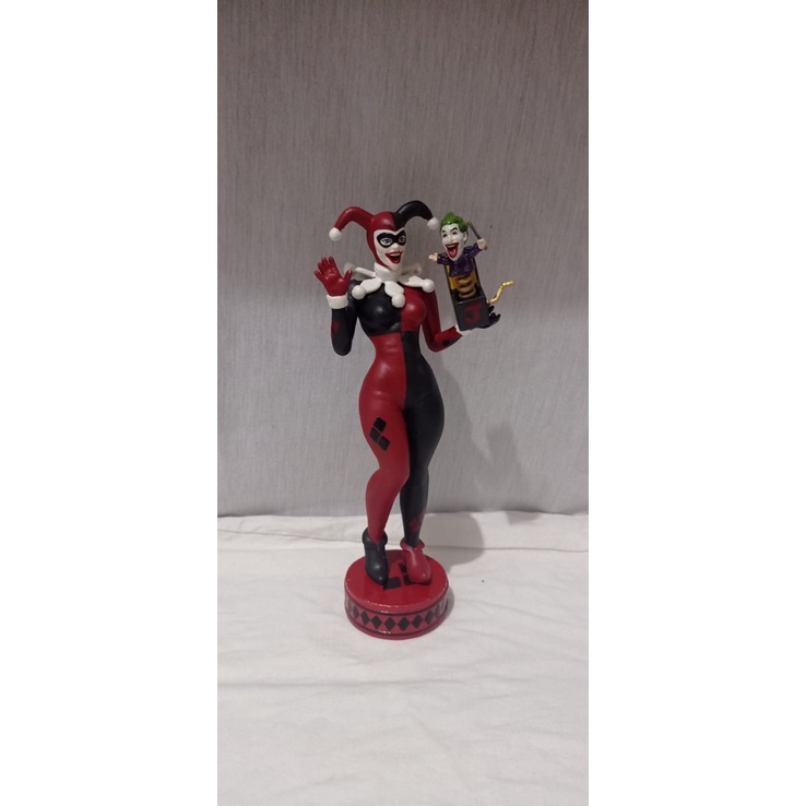 Boneco Action Figure Arlequina Harley Quinn 30 cm Batman Coringa em  Promoção na Americanas