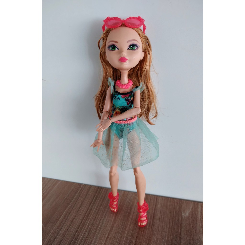 Boneca Ever After High Ashlynn Ella Praia Encantada