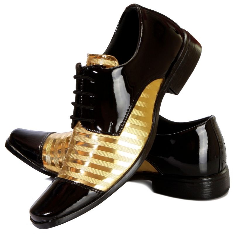 Sapato social hot sale com detalhe dourado