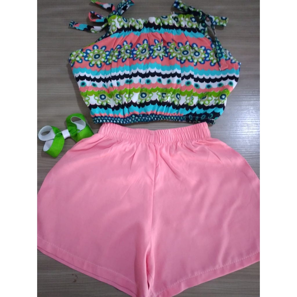 Conjunto infantil blusa cropped+shorts+acessório ( 4 anos )