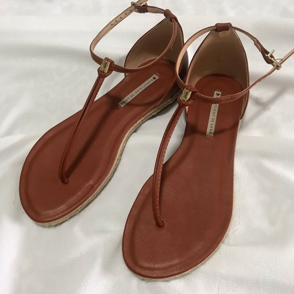 Sandalias rasteiras de store luxo