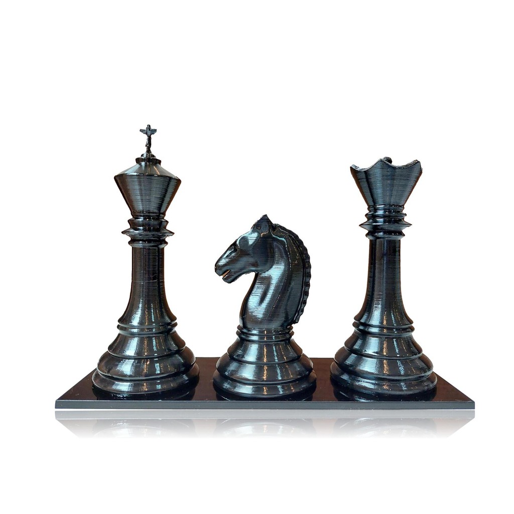 Um jogo de xadrez com um rei e um cavalo