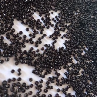 Miçanguinha preto/preta Pequenininha 2mm Brilhante Pacote Com 100 Gramas