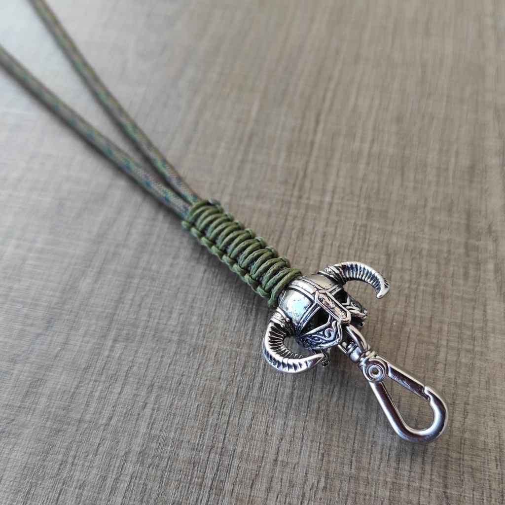 Colar VIKING de Paracord Com Mosquetão para Apito Skyrim