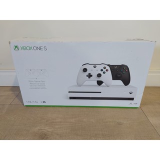 Xbox One S 1TB 1 Controle Microsoft com 1 Jogo - Live Gold 1 Mês